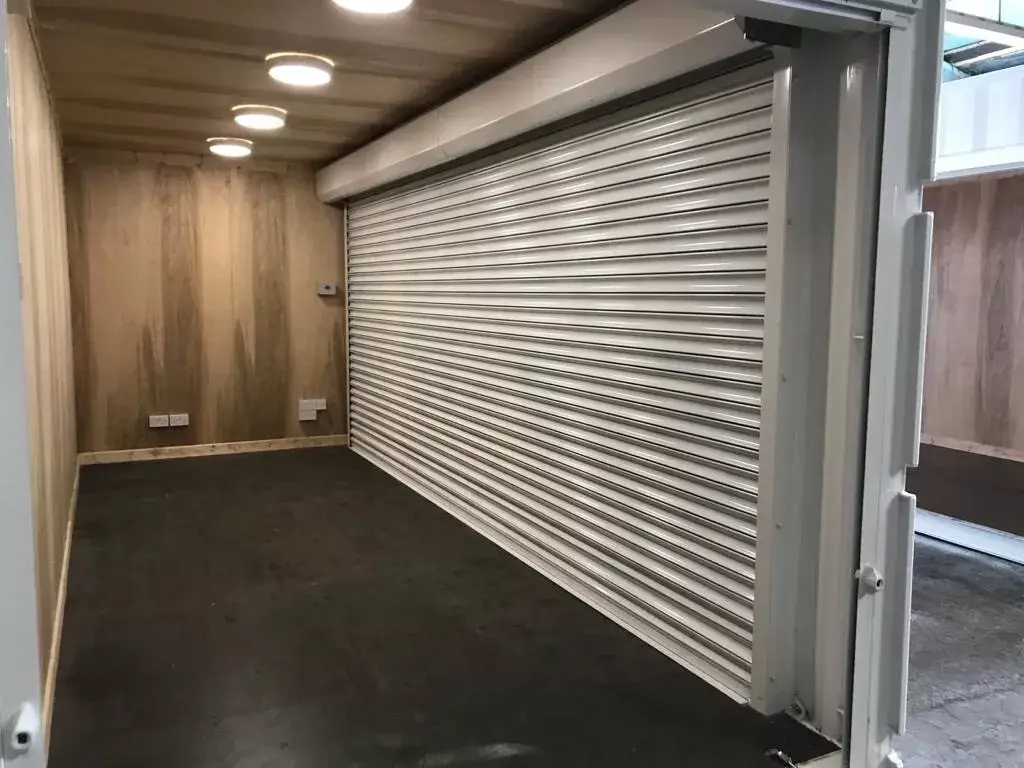 20-Fuß-High-Cube-Container mit elektrischem Rollladen – Bild 3