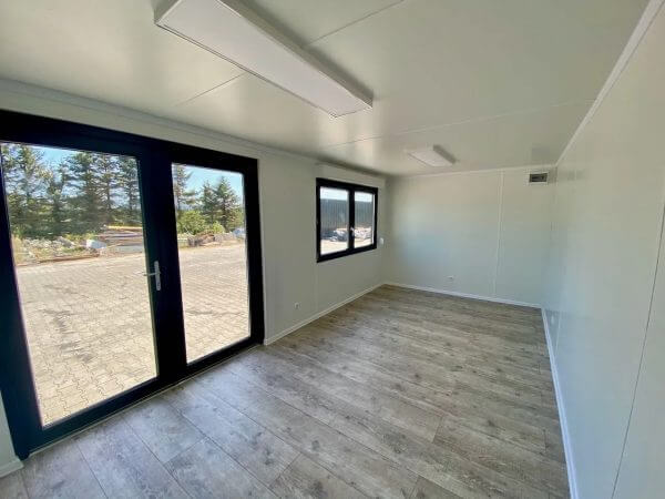 18 m² Büro aus umgebautem Seecontainer, RAL 7016 – Bild 4