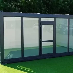 Bürocontainer 6 × 3 m mit Glaswand, CE-zertifiziert
