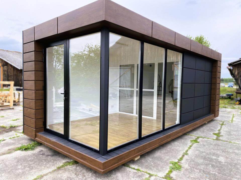 40-Fuß-Wohnmodul in Mattschwarz, 7 × 3 m